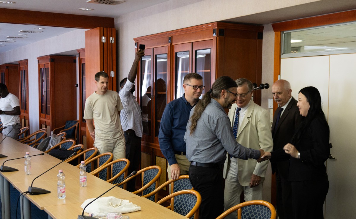 00044.jpg